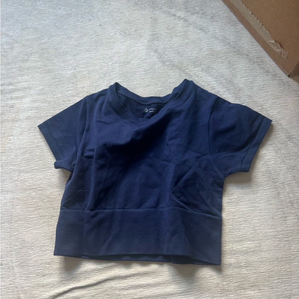 OFFLINE By Aerie Sidewalk Seamless short Sleeve Cropped T- shirt navy
